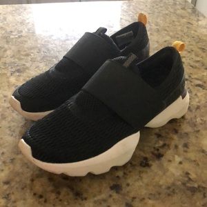 Sorel kinectic black